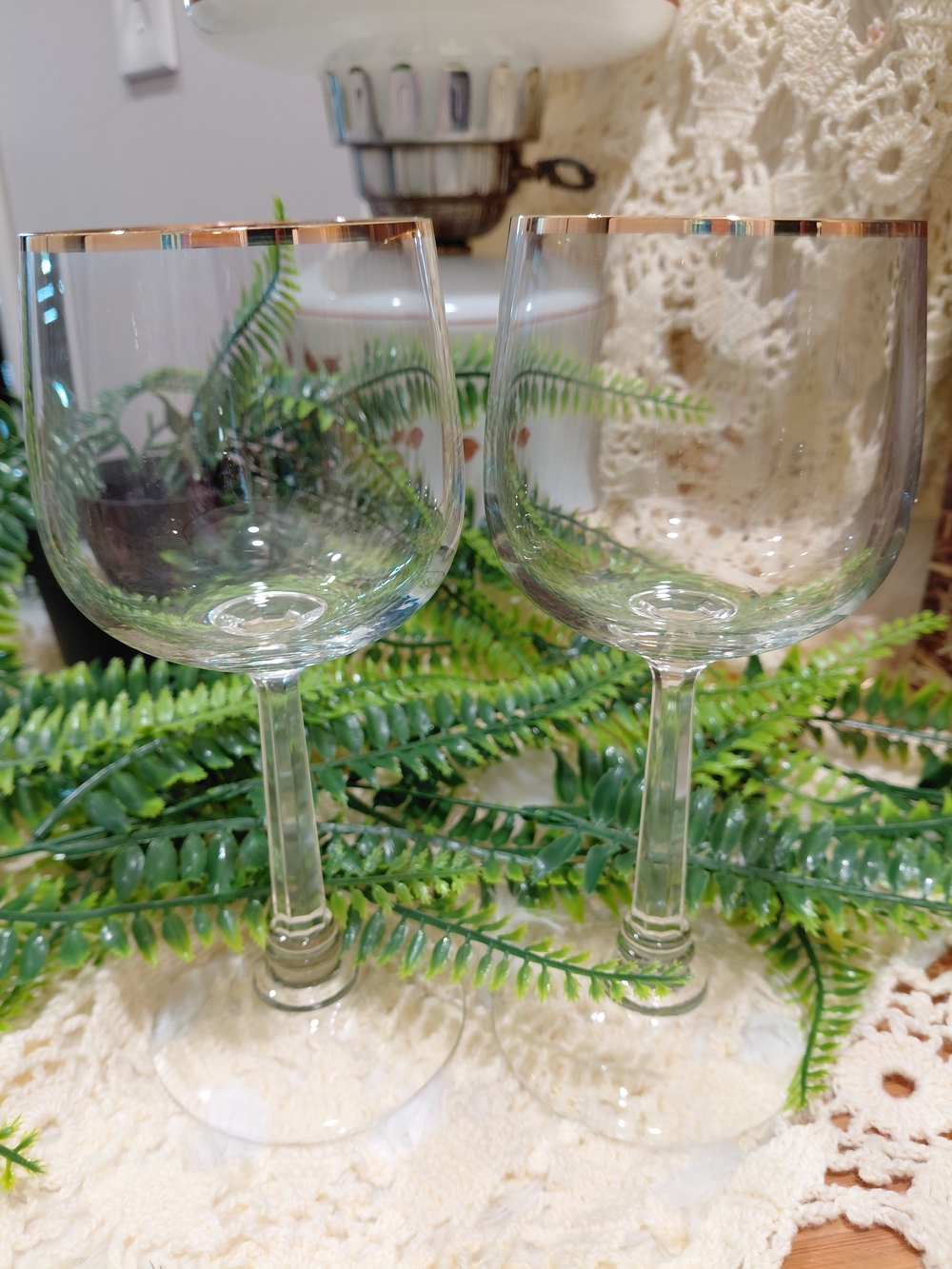 Clear Wine Glasses with Gold Rim - Set of 2